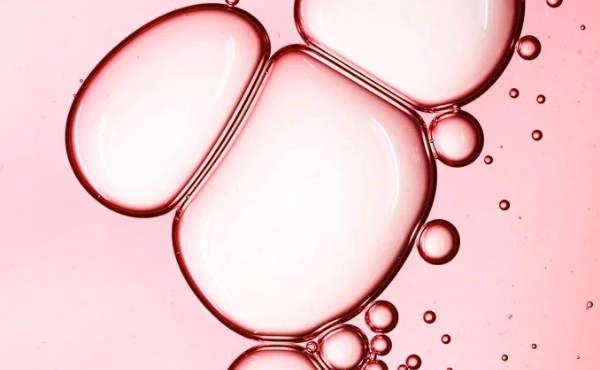 Auswirkungen der mikrobiellen Fermentation von Alpha-Bisabolol auf die Haut
